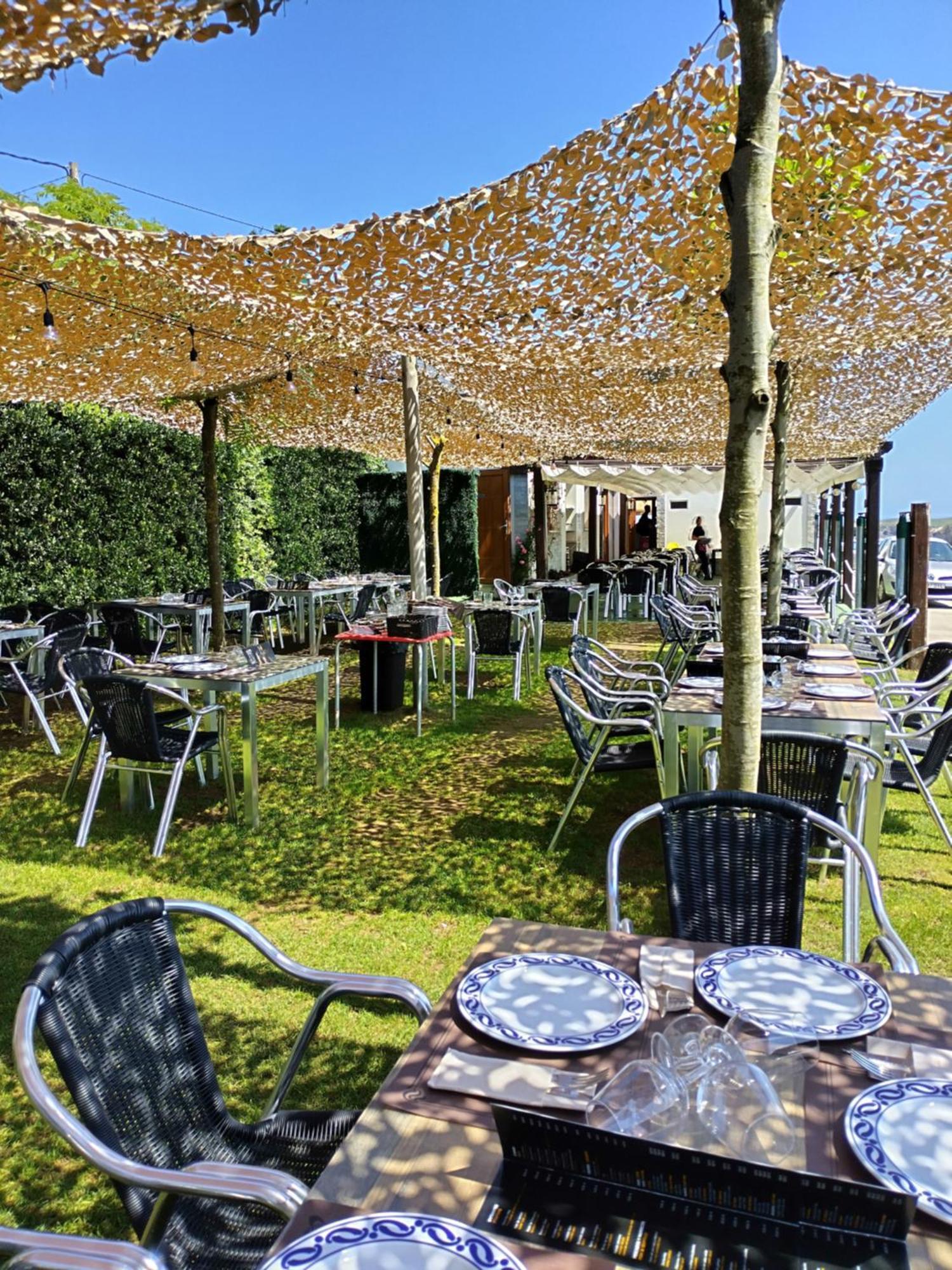 Hostal Restaurante Parajes Castropol Esterno foto